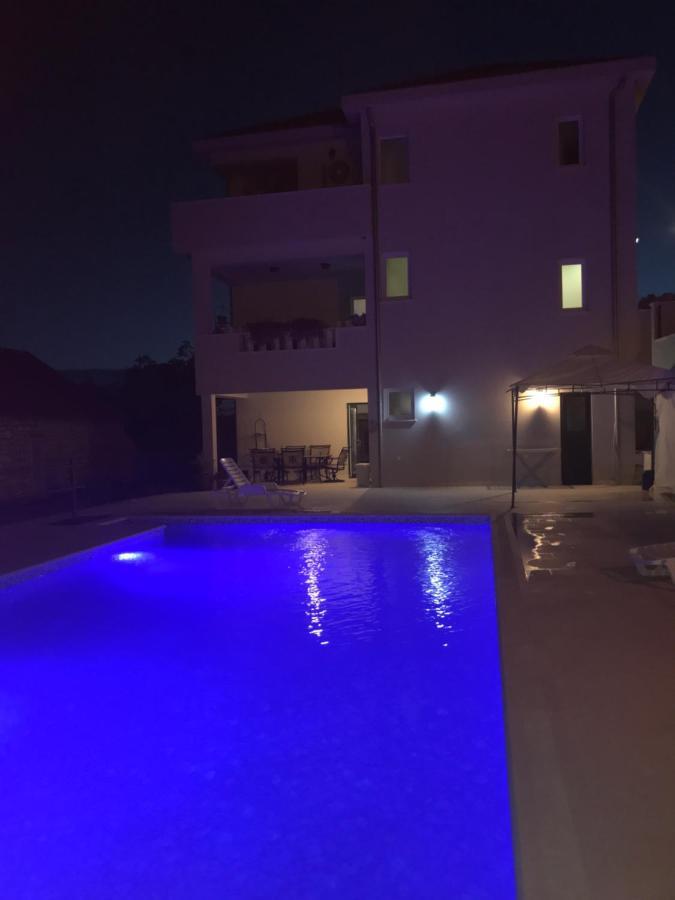 Imotski Blaue See Apartments Mit Pool Exterior foto